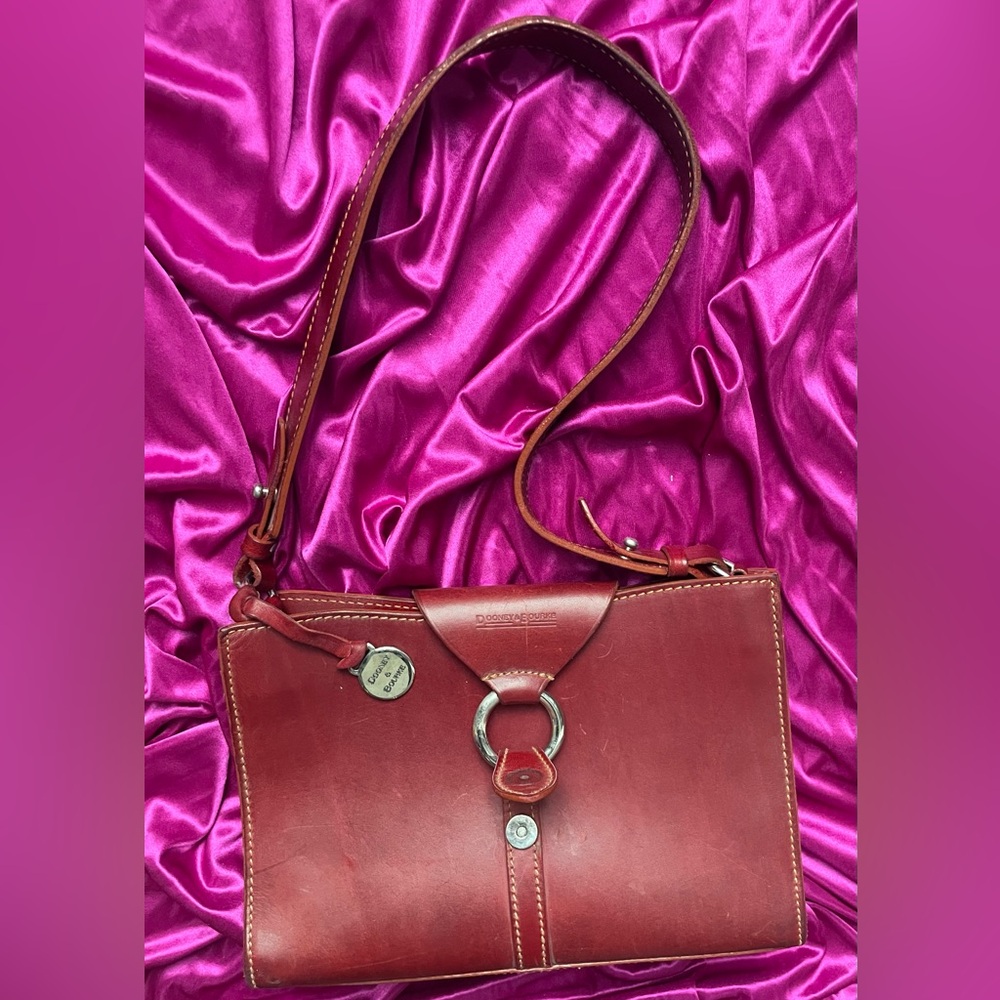 Dooney & Bourke Alto ring flap purse